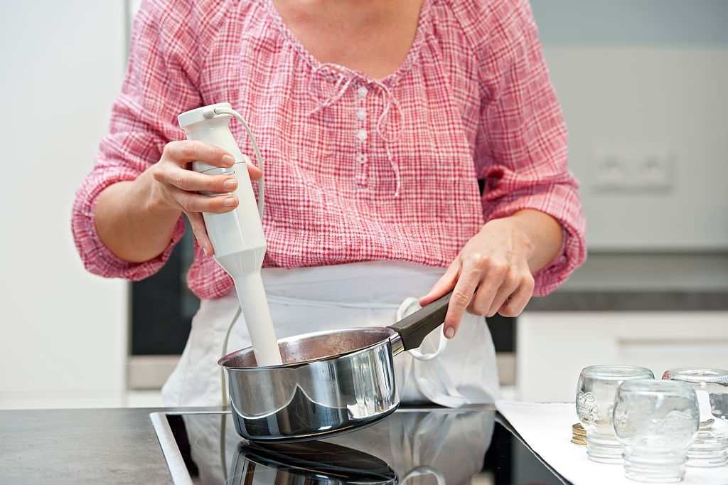 4 Ways To Clean The Hand Blender